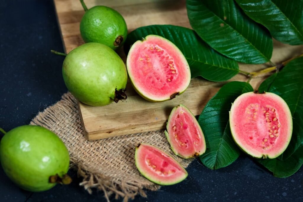 "रेड डायमंड पेरू शेती(Red Diamond Guava Farming)" pexels shaimacapture 8668726